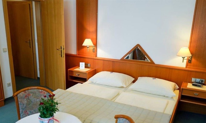 Bad Eisenkappel Cottage | Double room with balcony - Pension Besser