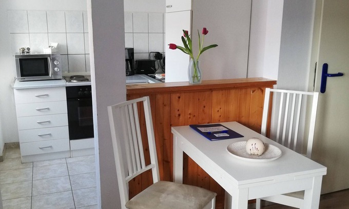 Mucheln Apartment | Double room with kitchen area