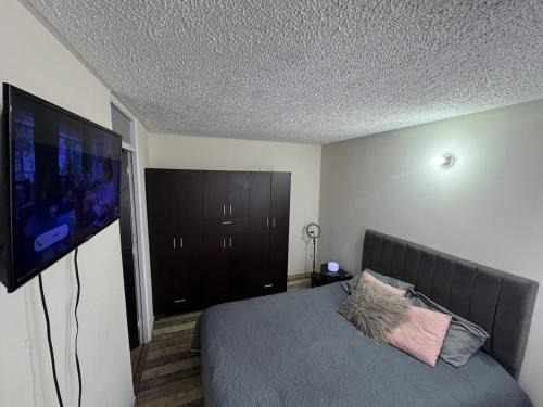 Soacha Apartment | Double room with private bathroom
