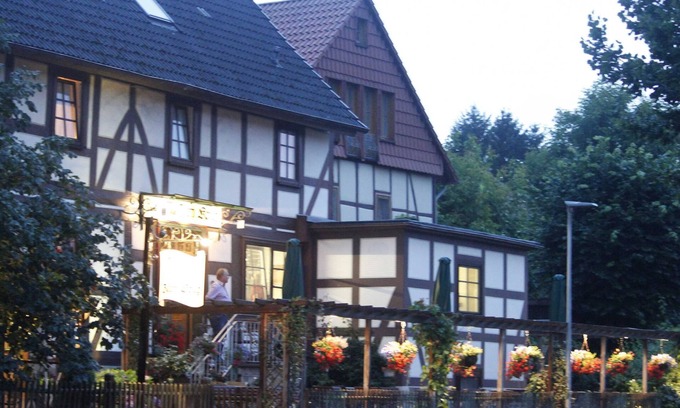 Hann. Muenden Apartment | Double room with shower /toilet incl. Breakfast - Landgasthaus zum Krug