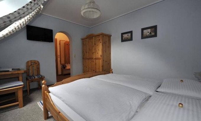 Lessach Apartment | Double room with shower, WC No. 8 - Macheiner, guest house - Apartment
