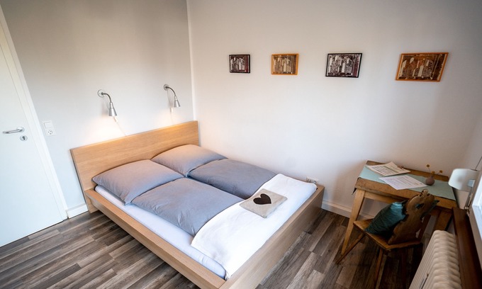 Kirchzarten Apartment | Double room with terrace