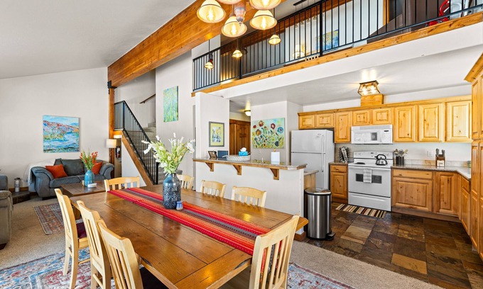 McCall Condo | Double Take Condo - Aspen Village - Golf - Shared Pool, Hot tub, Sauna, Gym, Courts