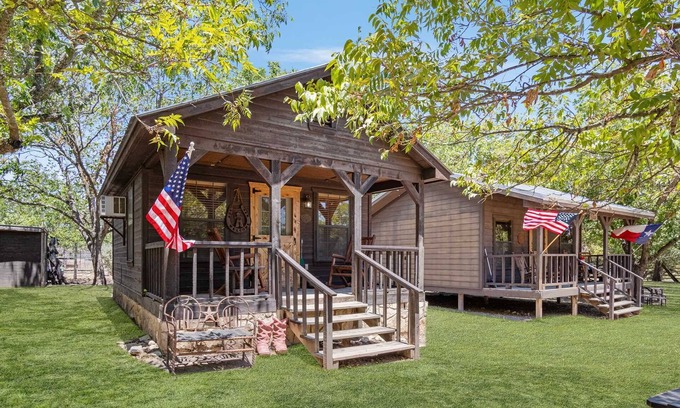 Bandera Cabin | Double U Barr Ranch Cowboy Cabin