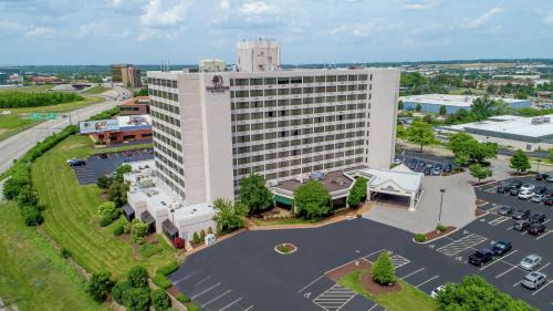 Maryland Heights Hotel | DoubleTree by Hilton St. Louis at Westport