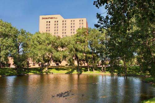 St. Louis Park Hotel | DoubleTree by Hilton Minneapolis Park Place