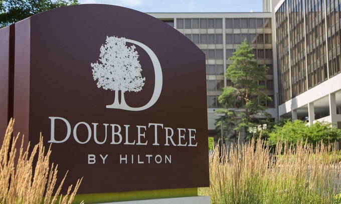 Oak Brook Hotel | DoubleTree by Hilton Chicago - Oak Brook