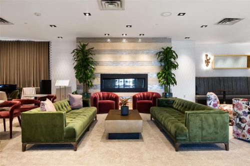 Fairfield Hotel | DoubleTree by Hilton Fairfield Hotel & Suites