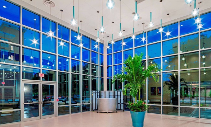 Bristol Hotel | DoubleTree by Hilton Hotel Bristol, Connecticut