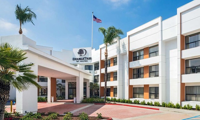 Pomona Hotel | Doubletree By Hilton Pomona