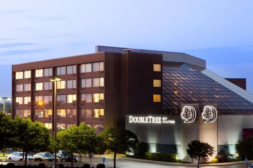 Rochester Hotel | DoubleTree by Hilton Rochester
