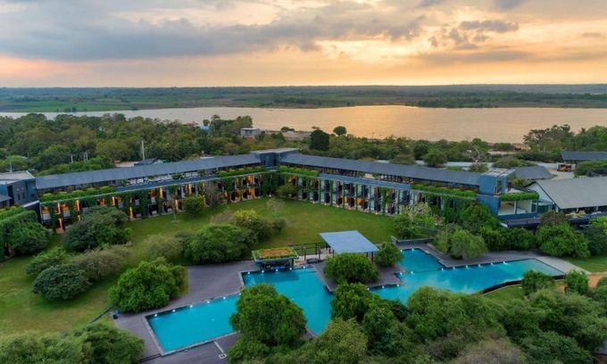 Weerawila Resort | DoubleTree by Hilton Weerawila Rajawarna Resort