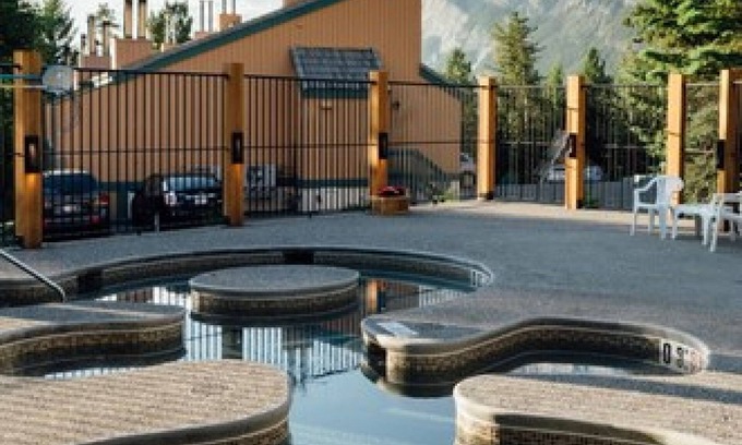 Banff Condo | Douglas Fir Resort and Chalets