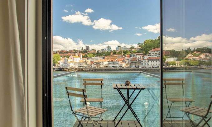 Santa Marinha Condo | Douro Triplex