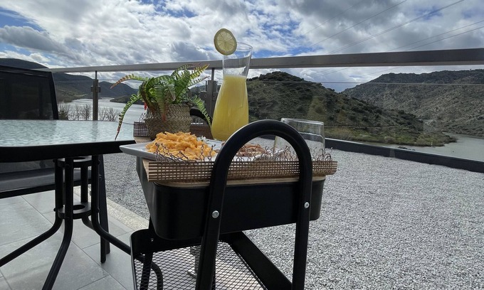 Cabanas de Baixo Hotel | Douro Visit House