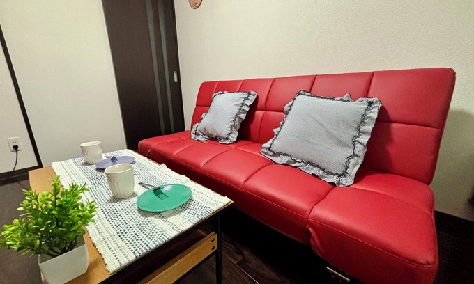 Tanimachi Apartment | DOUTONBORI Sleeps up to 5 w 2 beds 1 sofa bed Convenient land