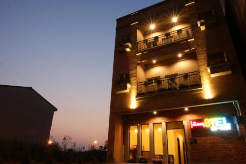 Dayuan District Hotel | Douzi Hotel-Xpark. Gloria Outlets. Taoyuan MRT