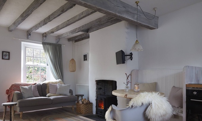 Harberton Cottage | Dove Cottage, a beautiful 19th Century cottage in the South Hams area of Devon
