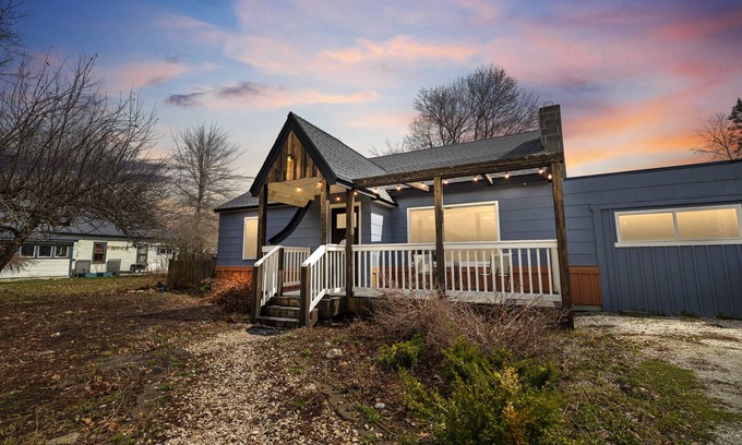 Dover Bay Cottage | Dover Dreamer - Fireplace, BBQ, and Firepit