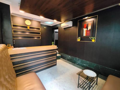 Ballygunge Hotel | Dover Inn By BookMeriHotel