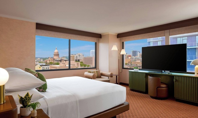 Red River Cultural District Hotel | Downright Austin, A Renaissance Hotel