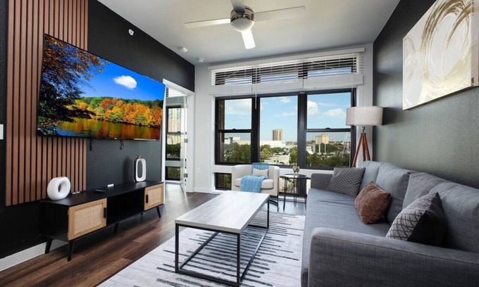 Near East Side Apartment | Downtown 1BR w/Gym, Parking Near Rvrwalk &Dome