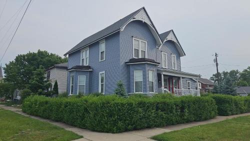 Michigan City House | Downtown 5Bed Walking Distance to Beach Sleeps 16