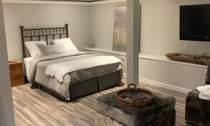 Lower Avenues Apartment | Downtown apartment ideal for University, Events, Shopping, Dining, Skiing access