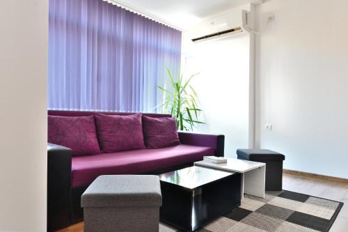 Yambol Apartment | Downtown Apartment By the Lindens