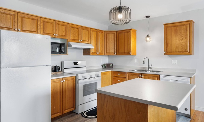 Moncton Apartment | Downtown Apt w/Free parking and AC