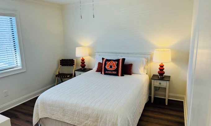 Auburn Condo | Downtown Auburn Retreat- Walking distance to Stadium, Toomer's & More!