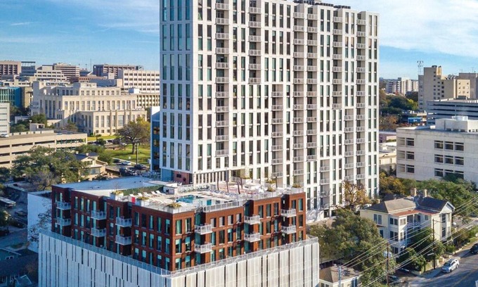 Civic District Resort | Downtown Austin Resort Studio Presidential