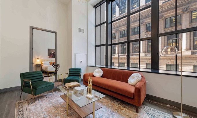 Downtown Chicago Apartment | Downtown Charm: 2BR, Comfort, Great Amenities
