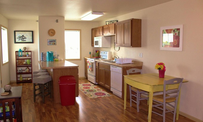 Fargo Apartment | Downtown Charmer-2 bed/2 bath