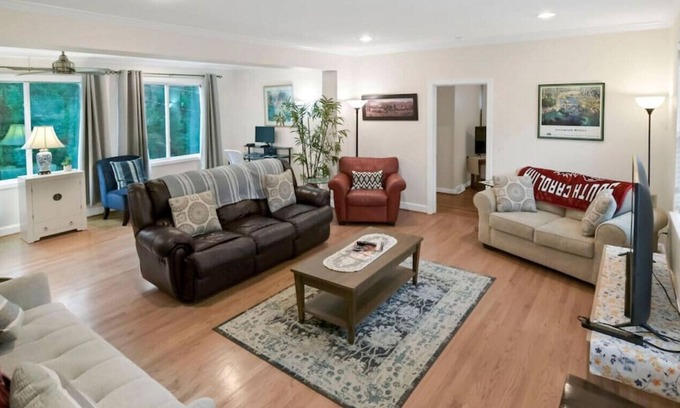 Earlewood House | Downtown Columbia Casa Earlewood 3/2 ENTIRE HOUSE