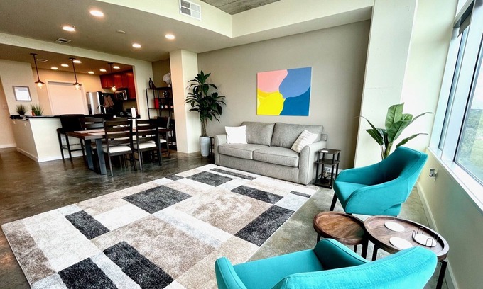 South Eola Condo | Downtown Condo w/Treetop Views & Free EV Charging