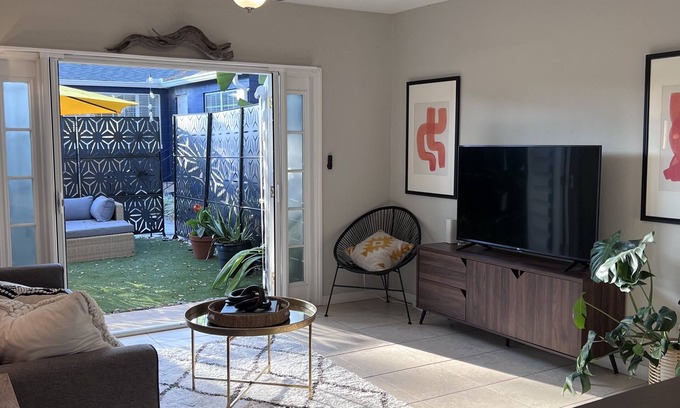 Lake Davis - Greenwood Apartment | Downtown Cozy/Modern Studio
