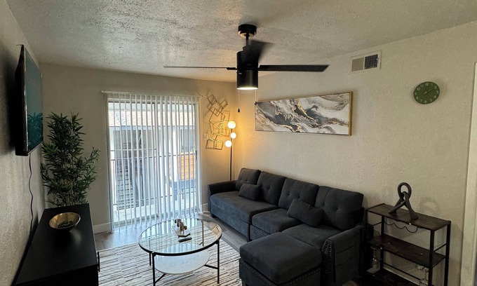 Park Central Apartment | Downtown Dallas Modern Sleek ABODE 1BED 1BATH