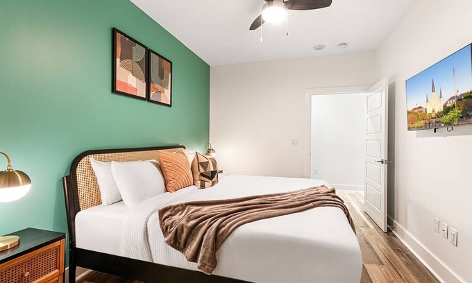 Central Business District Hotel | Downtown Delight: 4BR/2BA Luxury Condo