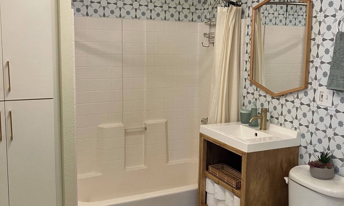 Kerr Gulch Apartment | Downtown Evergreen Walk out apartment, private drive/deck, centrally located