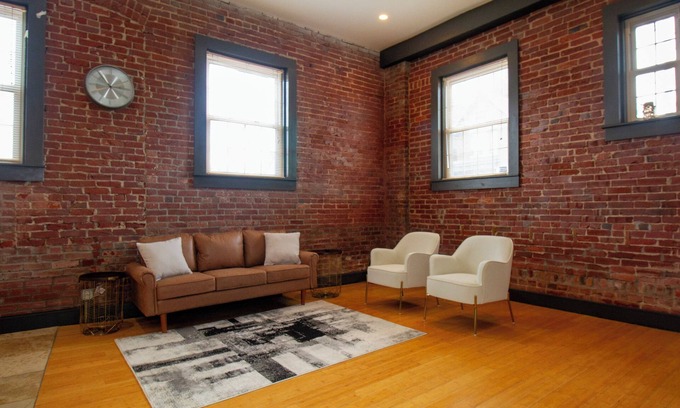 Evansville Apartment | Downtown Haven Retreat - 2 Bed/2 Bath Flat in the Heart of Downtown - Sleeps 4