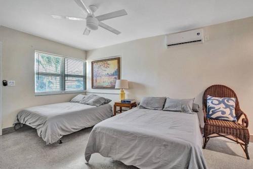 North Beach Apartment | Downtown Hollywood, Holiday Retreat at Dania Beach