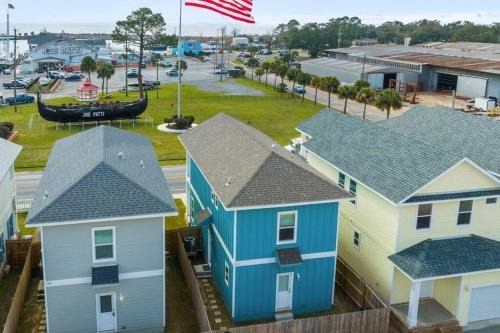 South Pensacola House | Downtown home + bay views + seafood market