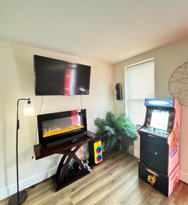 Downtown Baltimore House | Downtown Home - Close to Topgolf, Ravens Stadium, Orioles Park, UM Baltimore