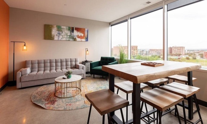 Downtown Kansas City Apartment | Downtown KC 2 Bedroom King/Queen Stunning View