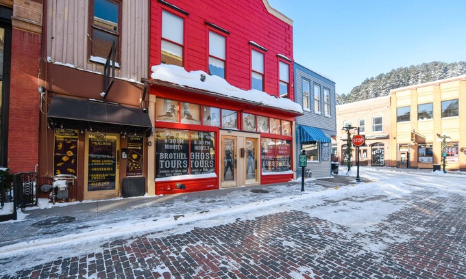 Deadwood Condo | Downtown Loft on Main Street Deadwood, Walk to Saloon 10 and all the casinos!