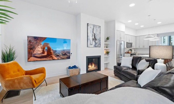 Fairpark House | Downtown Lux Townhouse 3BD/3.5BA
