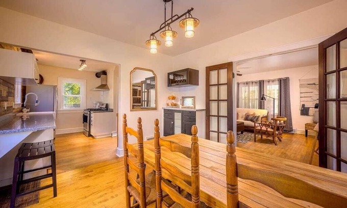 Appleton House | -Downtown Luxury at Lawrence