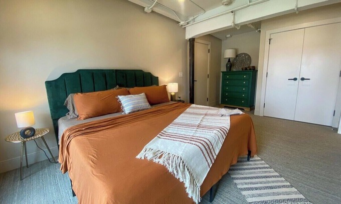 Downtown San Antonio Apartment | Downtown Luxury Condo for 2!