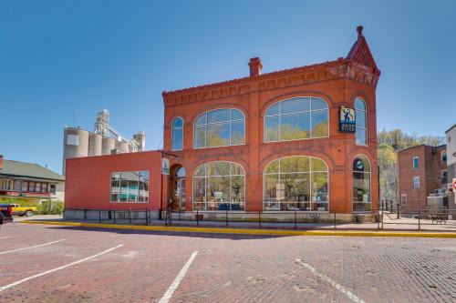 McGregor Apartment | Downtown McGregor Condo with Restaurant On-Site!